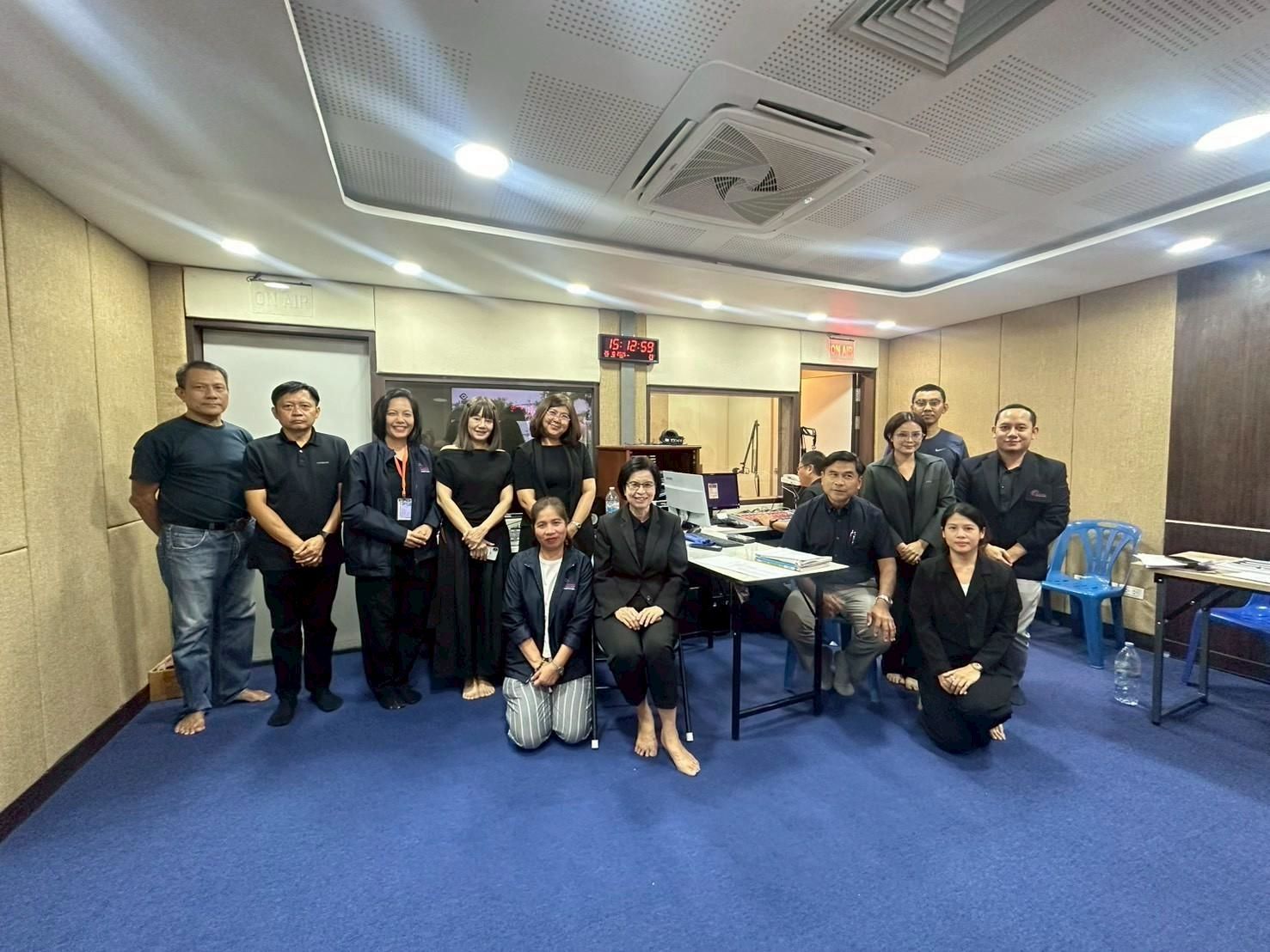 ภาพเบื้องหลังคนหลังไมค์ EP.1